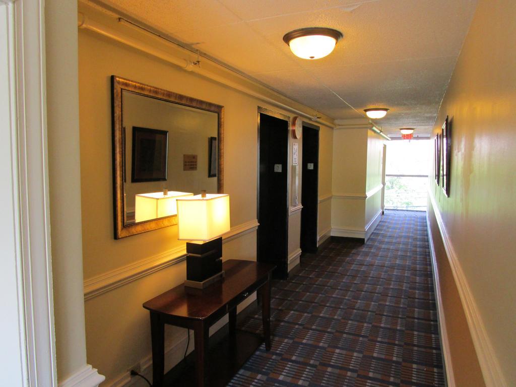 שרלוטסוויל The Cavalier Inn At The University Of Virginia מראה חיצוני תמונה