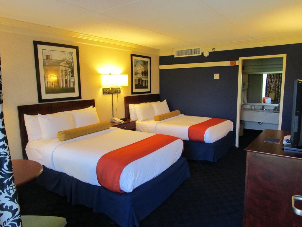 שרלוטסוויל The Cavalier Inn At The University Of Virginia מראה חיצוני תמונה