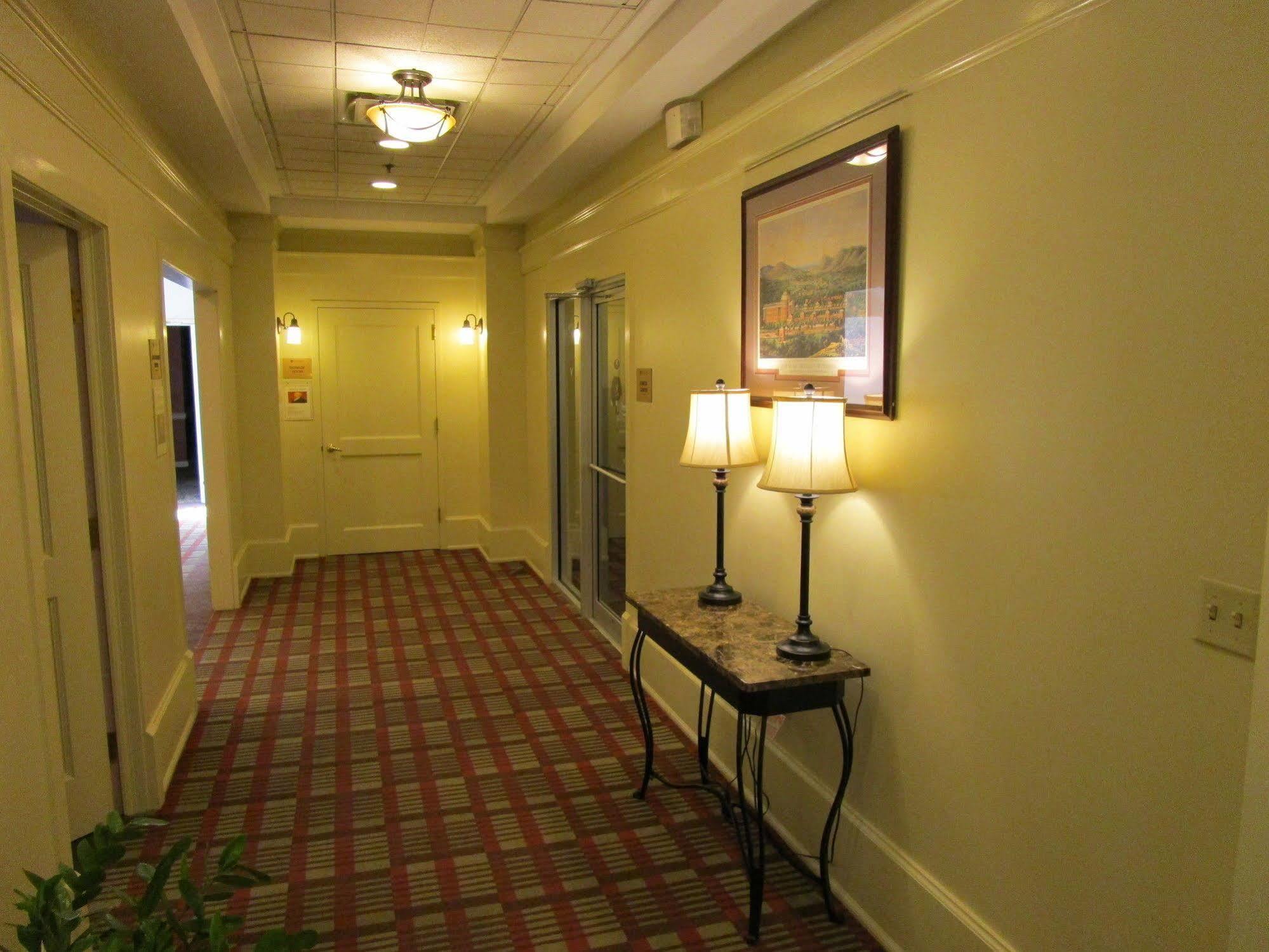 שרלוטסוויל The Cavalier Inn At The University Of Virginia מראה חיצוני תמונה